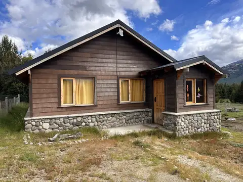 FINA PATAGONIA. Hdrmosa casa en venta en Lago Meliquina