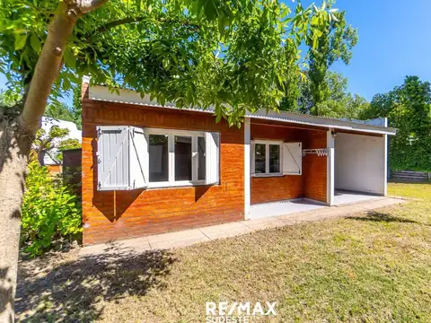 Venta complejo de 8 cabañas con pileta Pehuen Co