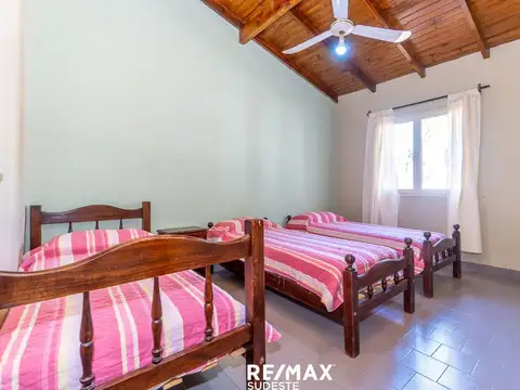 Venta complejo de 8 cabañas con pileta Pehuen Co
