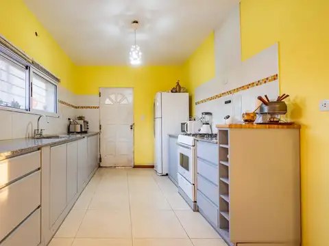Casa en Venta con 2 cocheras