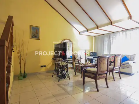 Casa en Venta en Castelar, USD 260.000