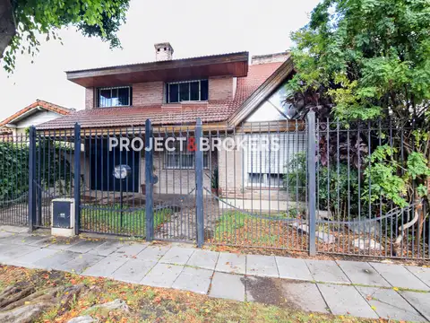 Hermosa casa en venta en Castelar Norte.