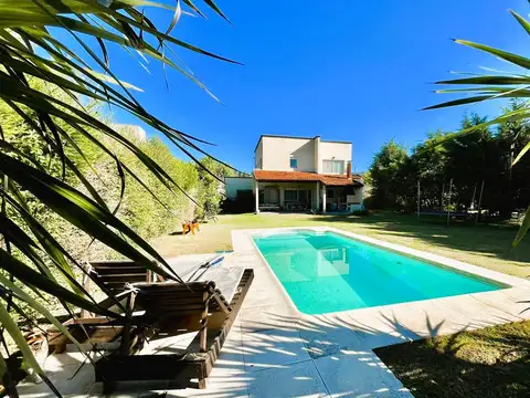 CASA VENTA - SANTA TERESA - VILLANUEVA - TIGRE - LOTE INTERNO - 5 AMB.  - PILETA - DOS PLANTAS