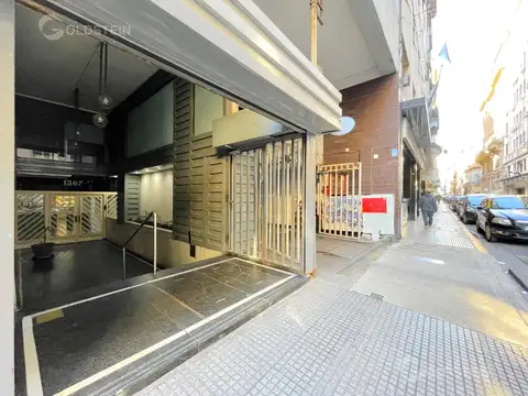 Av. Rivadavia  al 1300