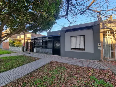Casa en venta de 2 dormitorios en Dorrego 3000