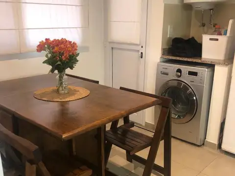 Departamento 3 ambientes con cochera cubierta en Quilmes centro