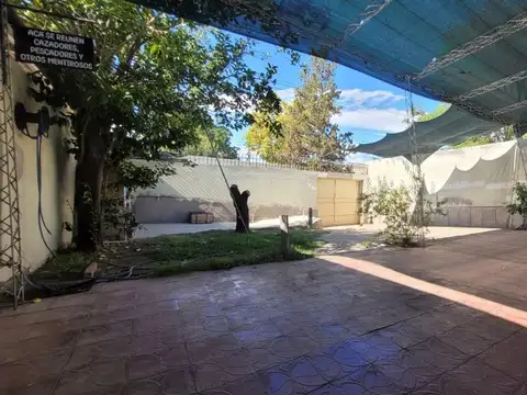 Casa 6 ambientes con 1 baño