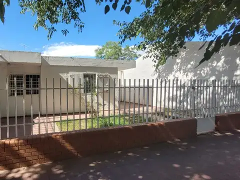 CASA EN VENTA-4 DORMITORIOS-SAN JOSE-APTA CRÉDITO