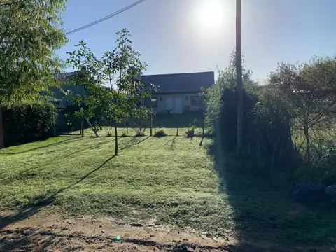 MUY LINDO LOTE CON DOS DPTOS EN MANZANARES 