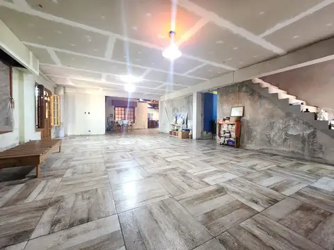 Casa 7 ambientes con 3 baños