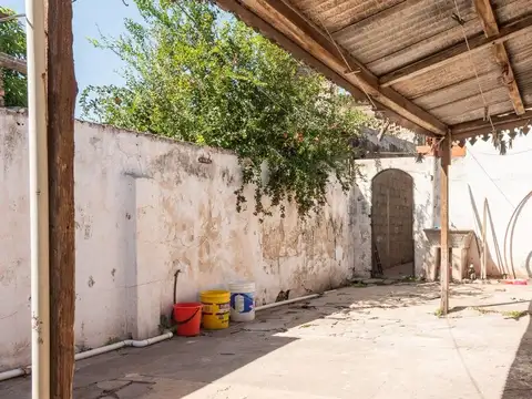 Casa 2 ambientes con 1 baño