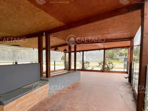 Local Comercial en alquiler anual Punta Ballena