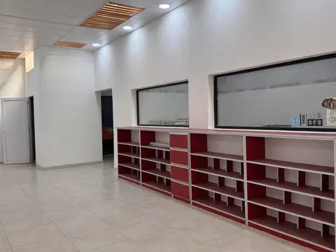 Local Comercial San Martín entre Sanguinetti y Pellenc
