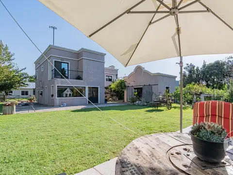 Casa 5 ambientes con 3 baños