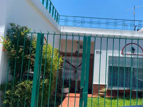 IMPECABLE CASA UNANUE 1700