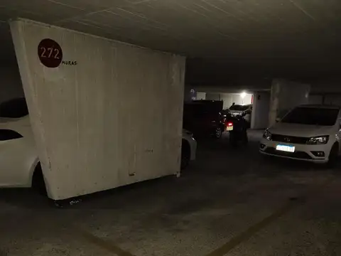 COCHERA FIJA CUBIERTA EN VIAMONTE AL 700 - 11 M2 - CENTRO