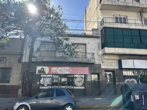local con vivienda en terreno propio-terraza a  refaccionar