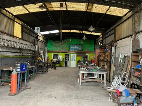 GALPON EN VENTA EN ACCESO A BRANDSEN SOBRE RUTA 215 - LOTE 674 m2 164 m2 CUBIERTOS  BAÑO Y OFICINA