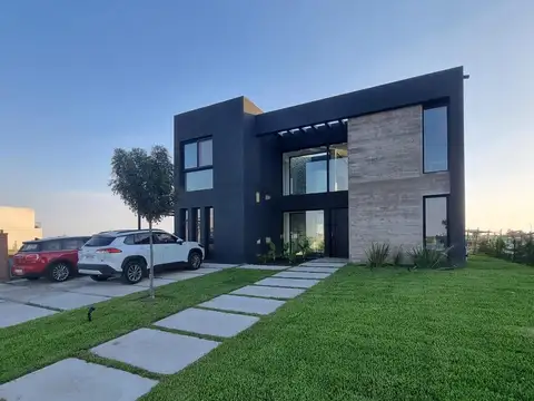 VENTA Casa en Puertos del Lago - 6 AMBIENTES - Escobar