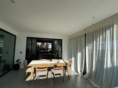 VENTA Casa en Puertos del Lago - 6 AMBIENTES - Escobar