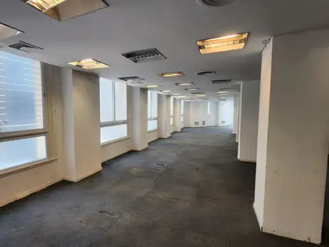 Oficina Monoambiente con 4 baños