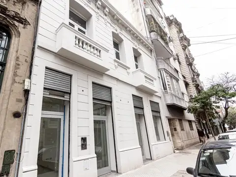 Local en Alquiler en Centro, $ 2.400.000