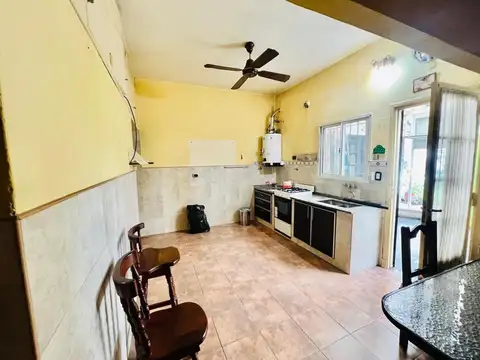 CASA 6 AMB. Ramos Mejía - zona colegio Don Bosco