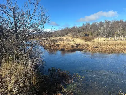 Fraccion con costa de rio - Trevelin - Patagonia