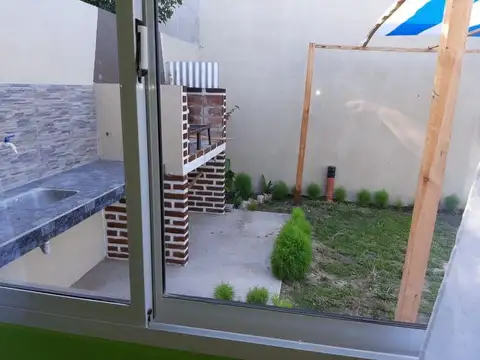 Alquiler temporario cabaña 2 ambientes  Miramar. Barrio Parquemar