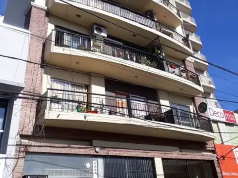 Av. Pres. Juan Domingo Perón 600, Piso 2