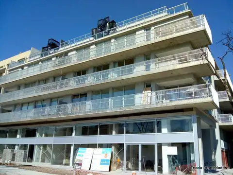 OPORTUNIDAD  VENTA COCHERAS HOLMBERG Y MONROE EN LA NUEVA Y RENOVADA URQUIZA JOVEN