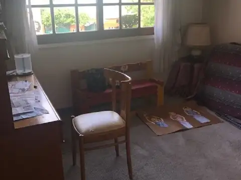 DUPLEX 4 AMB CON JARDIN AL FONDO , EN DOS PLANTAS , CON ESPACIO GUARDACOCHE