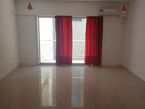 Defensa 1400, Piso 1