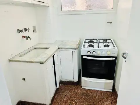 Carlos Pellegrini 700