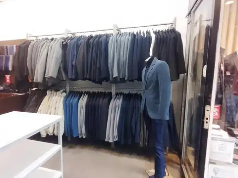 VENTA LOCAL A LA CALLE 2 PLANTAS  AV RIVADAVIA 7000 PLAZA FLORES