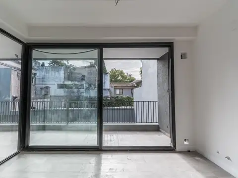 Venta Departamento Tres Amb Balcon Terraza Parrilla Coghlan Pasos de La Estacion