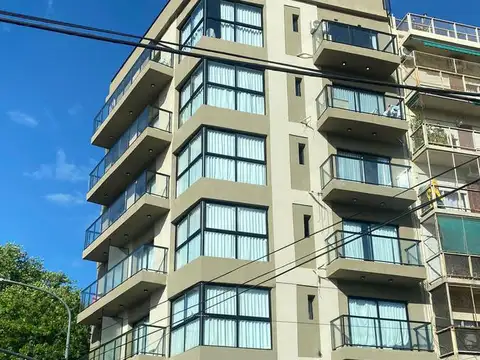 Importante local en esquina! Cuenca y JB Justo