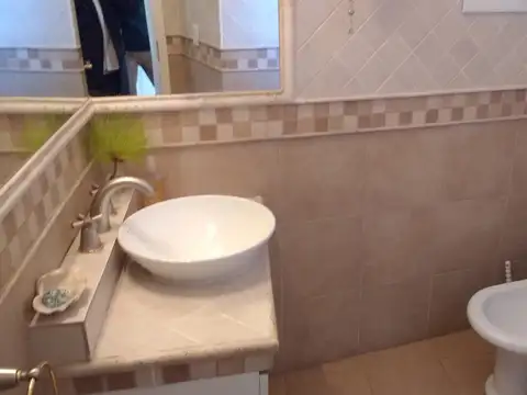 Casa en Venta con 4 cocheras