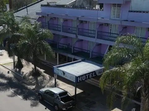 VENDO. Importate hotel sobre Av. Eva Perón. Concordia, ER.-