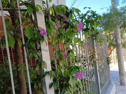 Casa en Venta en Villa Sarmiento, USD 210.000