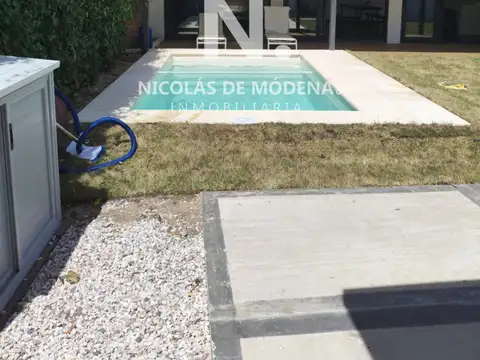 Casa 4 ambientes con 3 baños