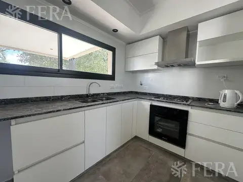 Casa en Venta con 1 cochera