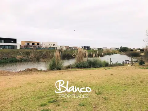 Terreno Lote  en Venta en El Cantón - Golf - Con Espejo de Agua!