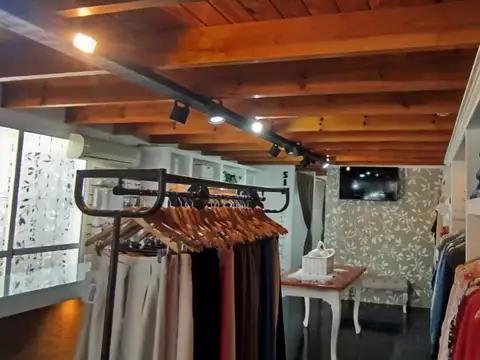 FONDO DE COMERCIO, LOCAL DE INDUMENTARIA FEMENINA EN VENTA, GENERAL LAS HERAS