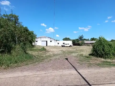 Galpón con amplio terreno en Mercedes Corrientes