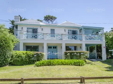 Excelente casa en  Montoya venta y alquiler a 1 cuadra de la Playa