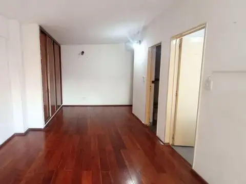 Av. Montes de Oca 1700