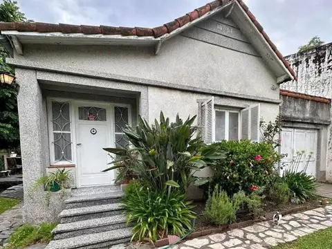 CASA 3 AMB EN VENTA EN TIGRE CENTRO CON JARDIN