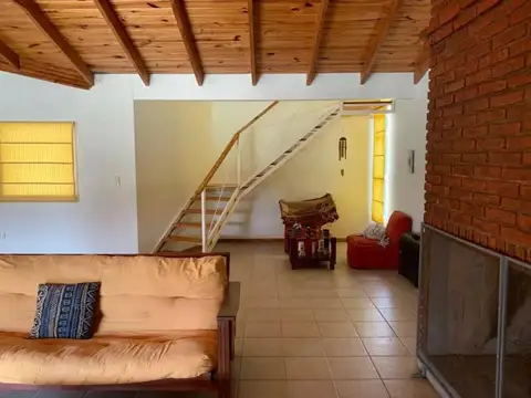 Casa en Venta con 4 cocheras