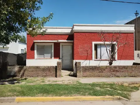 VENTA CASA 2 dormitorios en  San Carlos Sud.-